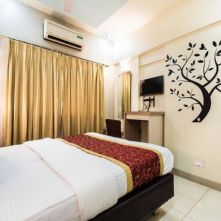 Oyo 1781 Hotel Panchratna Panvel Buitenkant foto