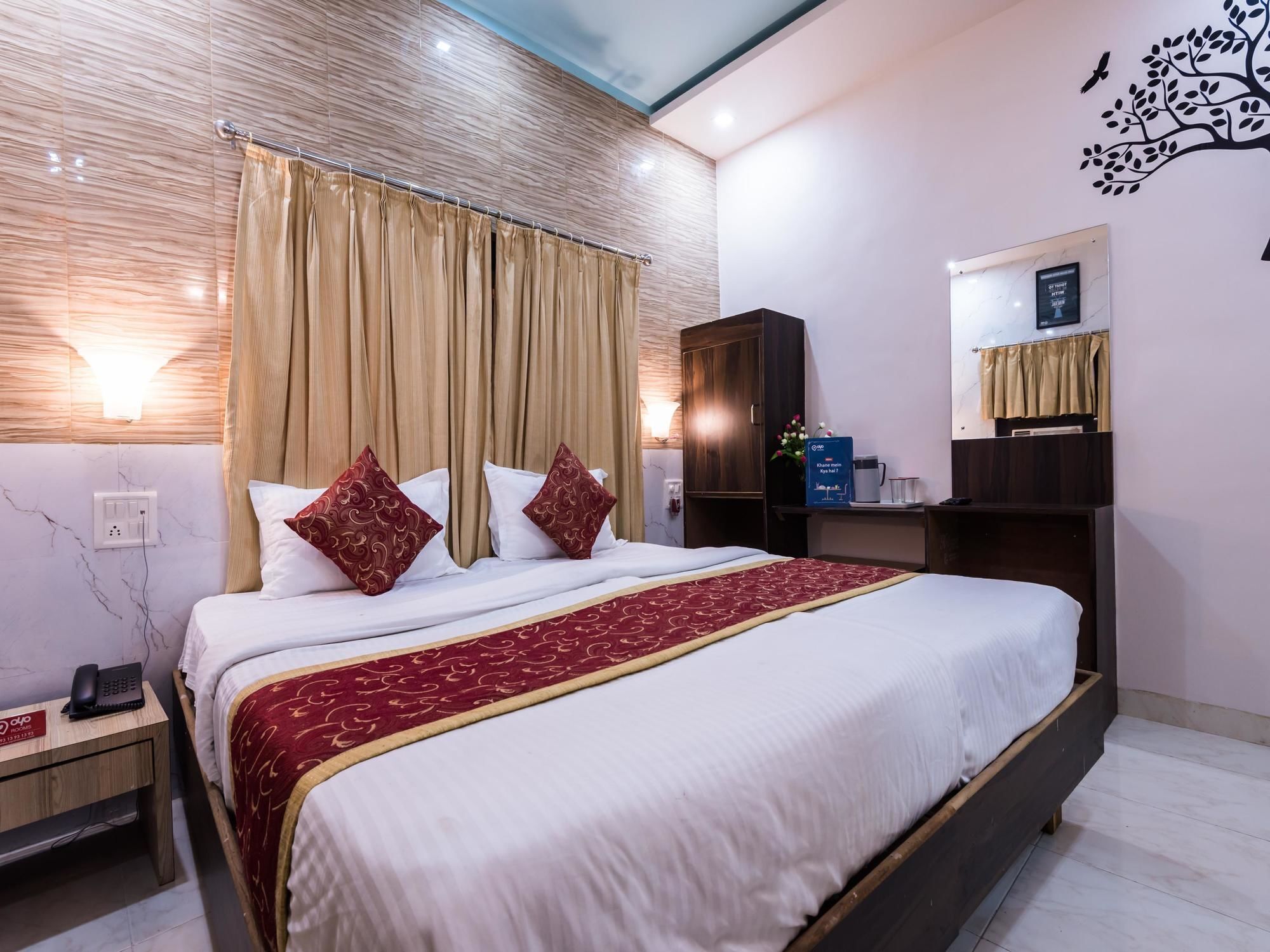 Oyo 1781 Hotel Panchratna Panvel Buitenkant foto