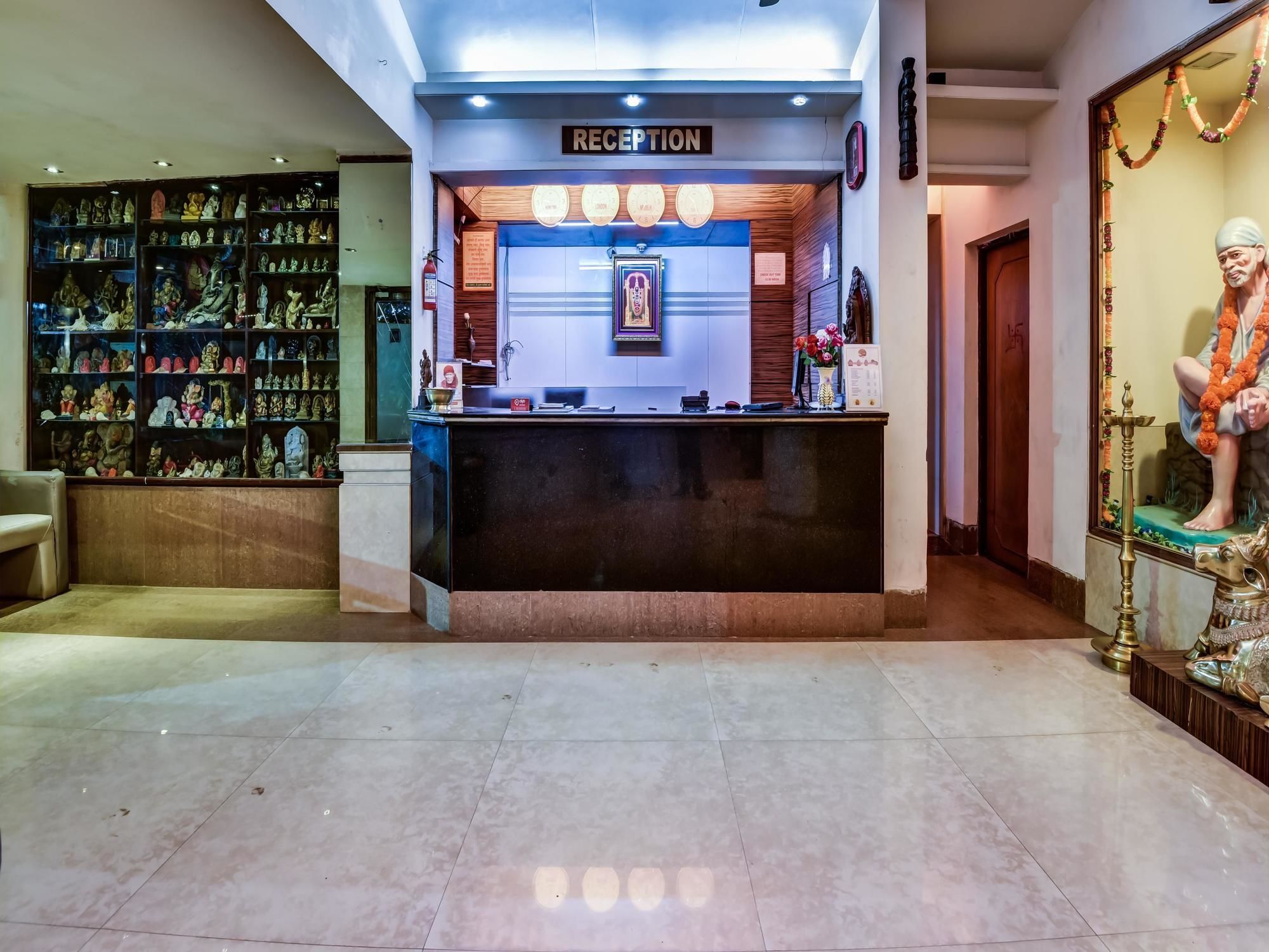 Oyo 1781 Hotel Panchratna Panvel Buitenkant foto