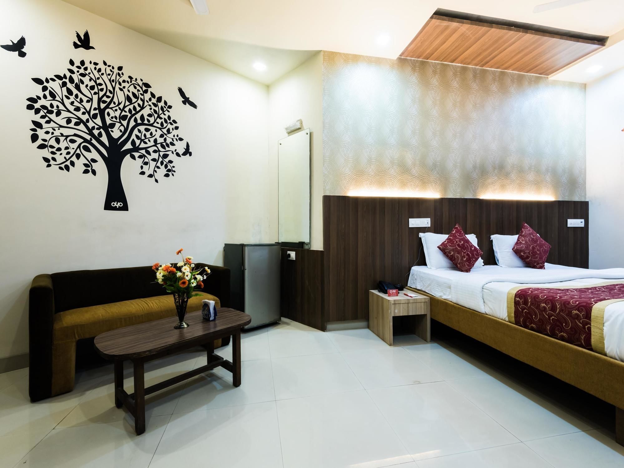 Oyo 1781 Hotel Panchratna Panvel Buitenkant foto